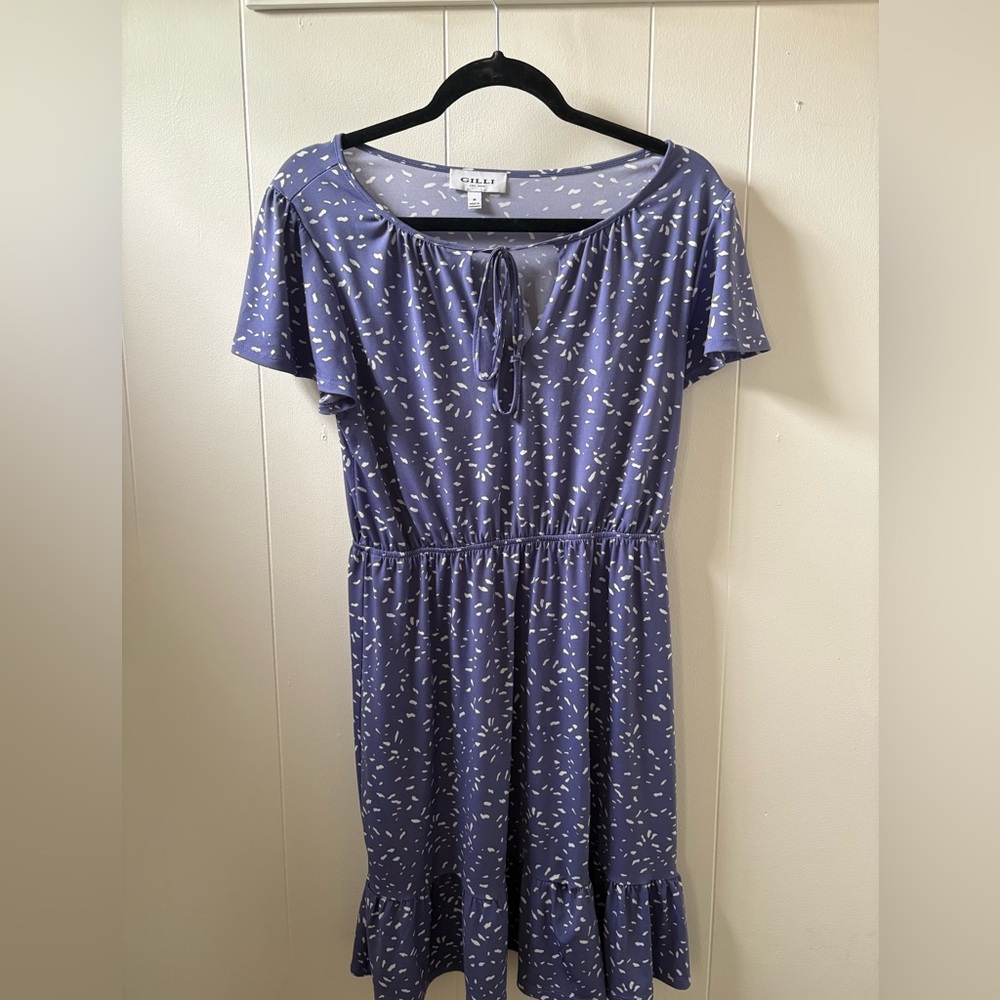 Gilli Blue and White Flutter Sleeve Midi Sundress